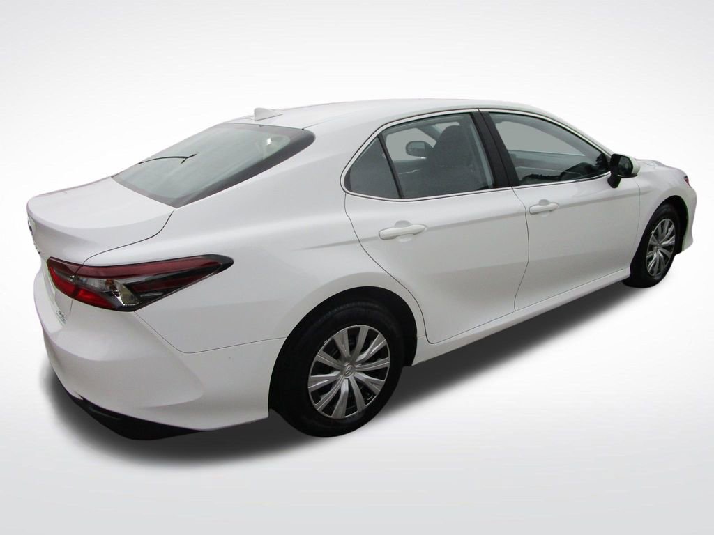Used 2022 Toyota Camry LE image 7