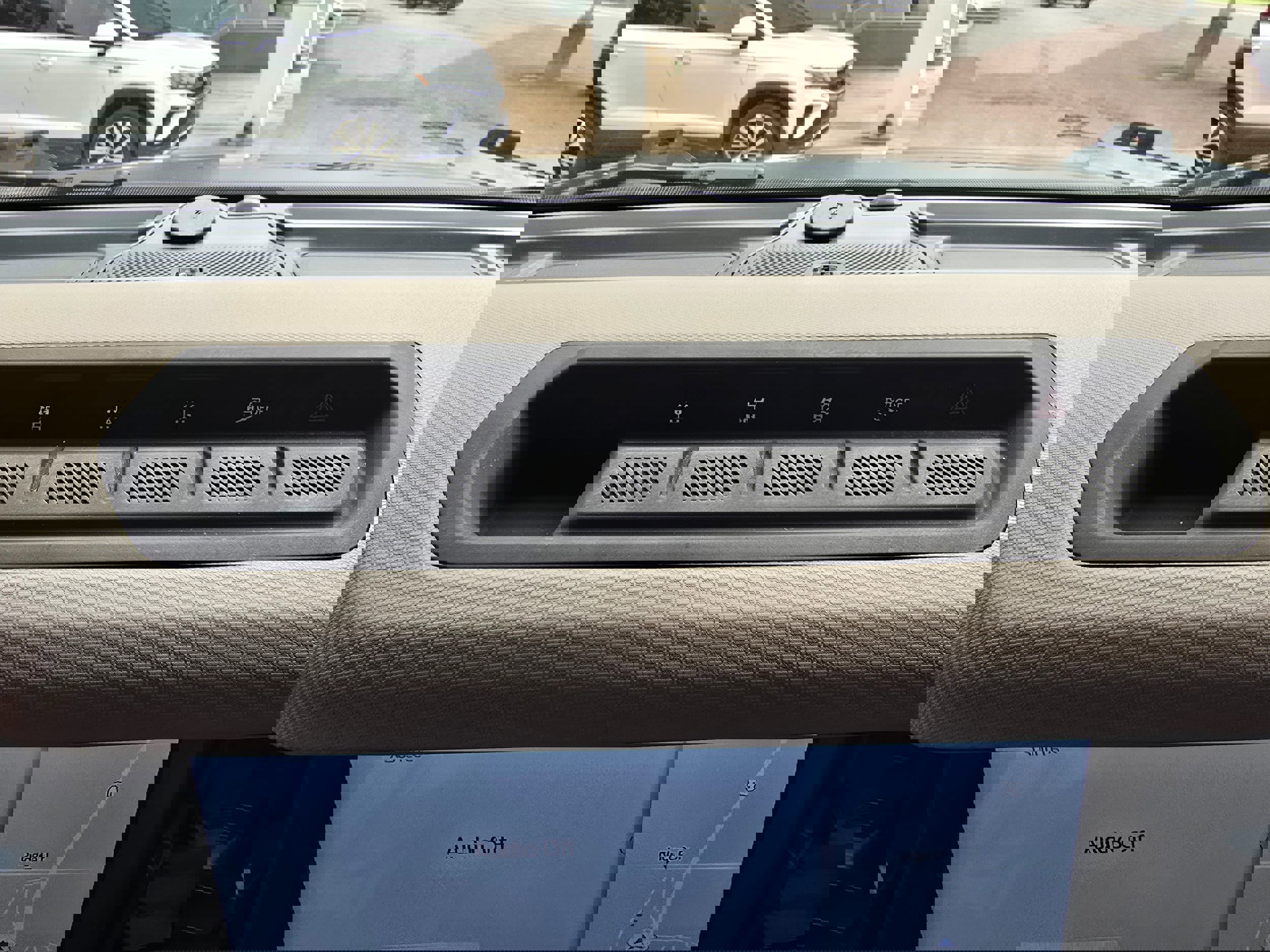Used 2023 Ford Bronco Wildtrak image 16