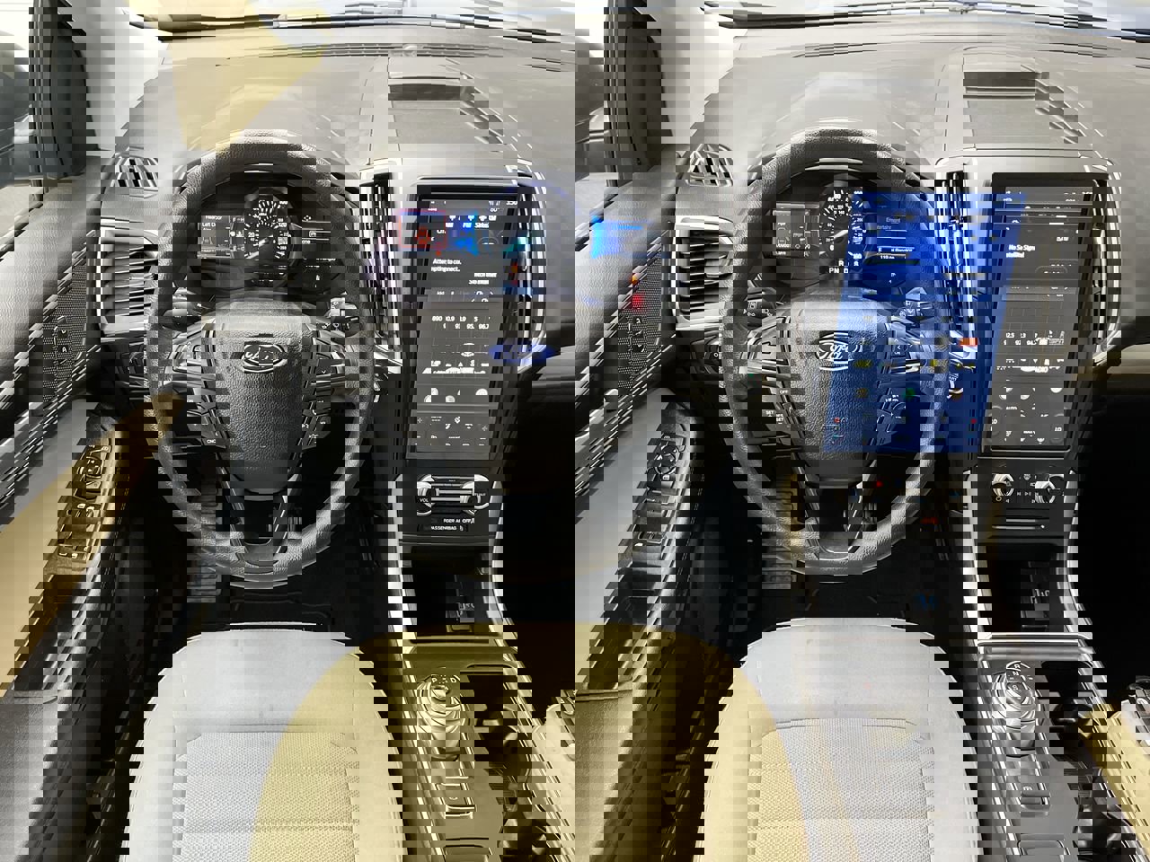 Used 2023 Ford Edge SE image 11