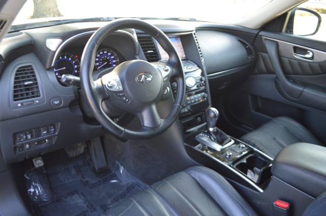 Used 2015 INFINITI QX70 2WD w/ Premium Package image 13
