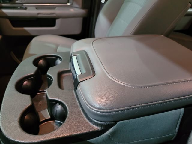 Used 2018 RAM 1500 Classic SLT w/ Luxury Group image 32