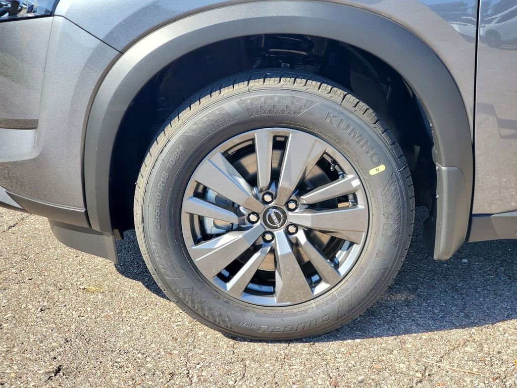 New 2025 Nissan Pathfinder SV image 5