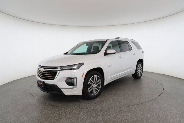 Used 2024 Chevrolet Traverse High Country image 2