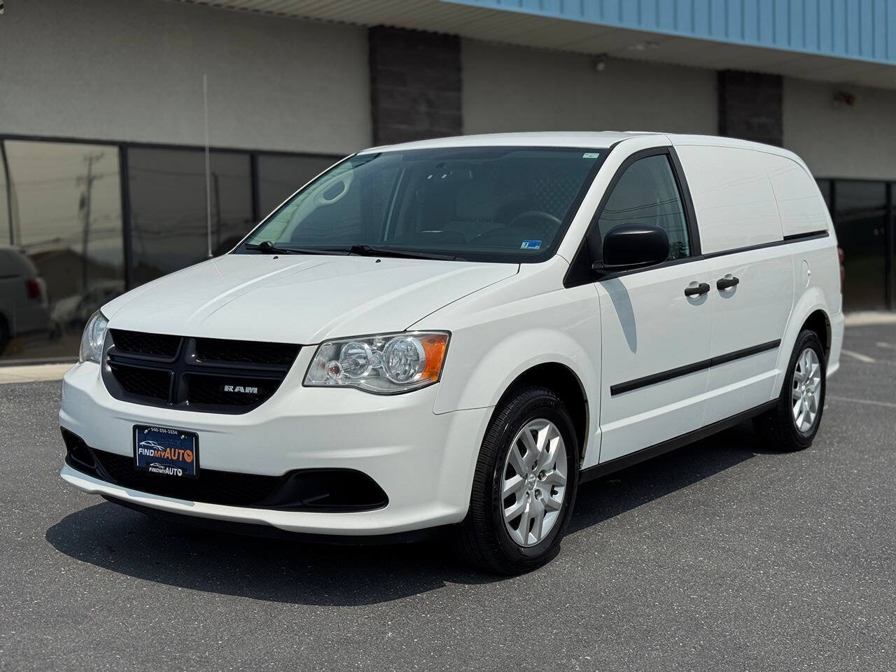 Used 2014 RAM C/V Tradesman FWD image 2