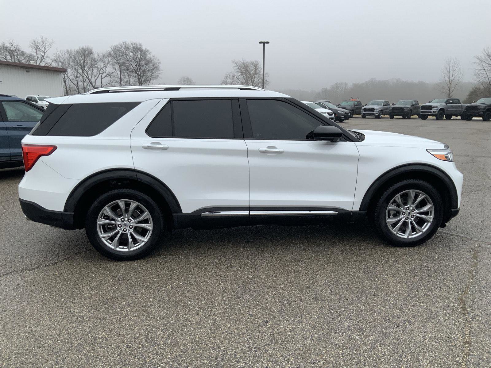 Used 2022 Ford Explorer Limited AWD/4WD image 16