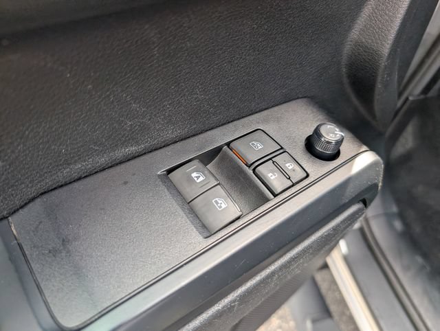 Used 2021 Toyota Tacoma SR AWD/4WD image 15