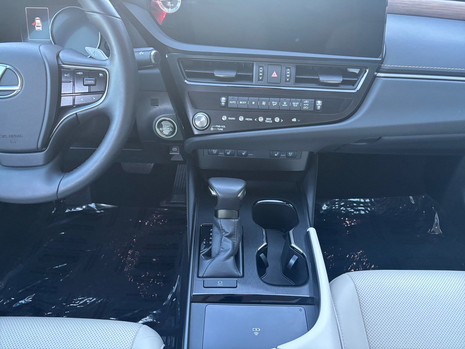 Used 2025 Lexus ES 350 w/ Premium Package image 11