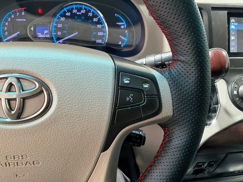 Used 2011 Toyota Sienna XLE w/ XLE Navigation Pkg FWD image 29