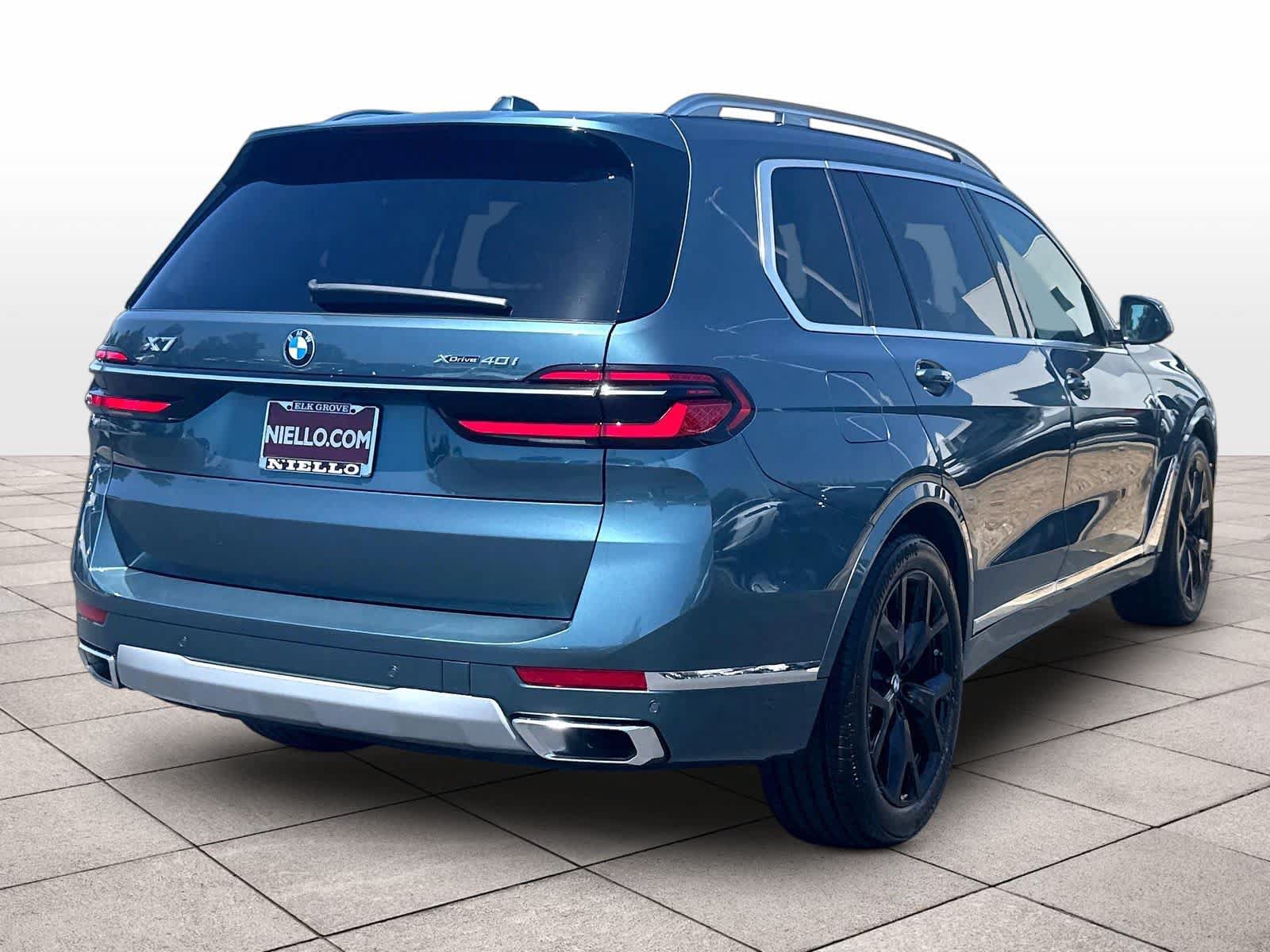 Used 2025 BMW X7 xDrive40i w/ Premium Package AWD/4WD image 9