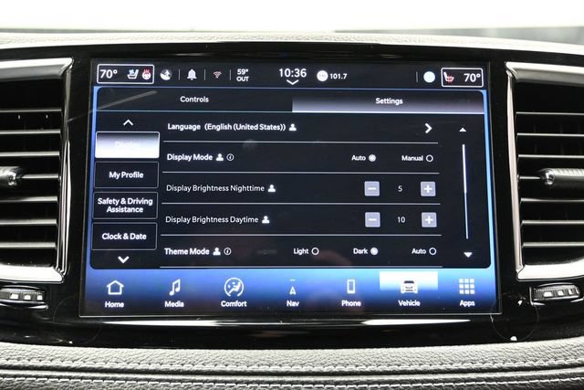 Certified 2024 Chrysler Pacifica Limited FWD image 41
