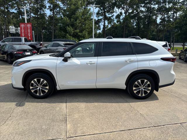 Certified 2026 Toyota Highlander XLE AWD/4WD image 2