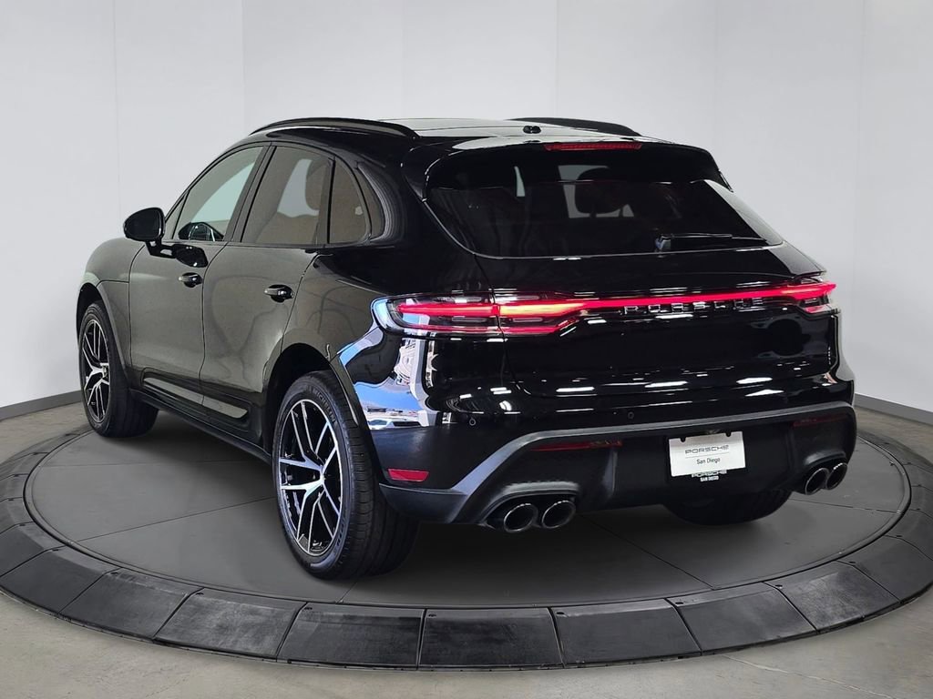 Certified 2025 Porsche Macan AWD/4WD image 3