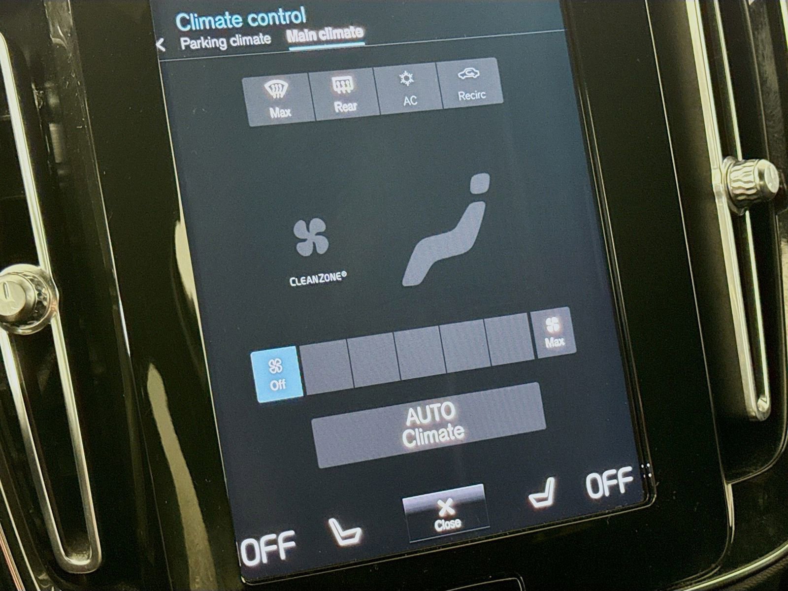 Used 2021 Volvo XC40 T5 R-Design image 21