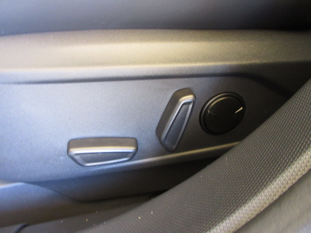 Certified 2025 Ford Mustang Mach-E Select RWD image 13