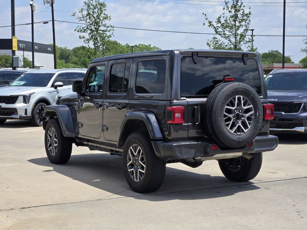 Used 2025 Jeep Wrangler Unlimited Sahara AWD/4WD image 3