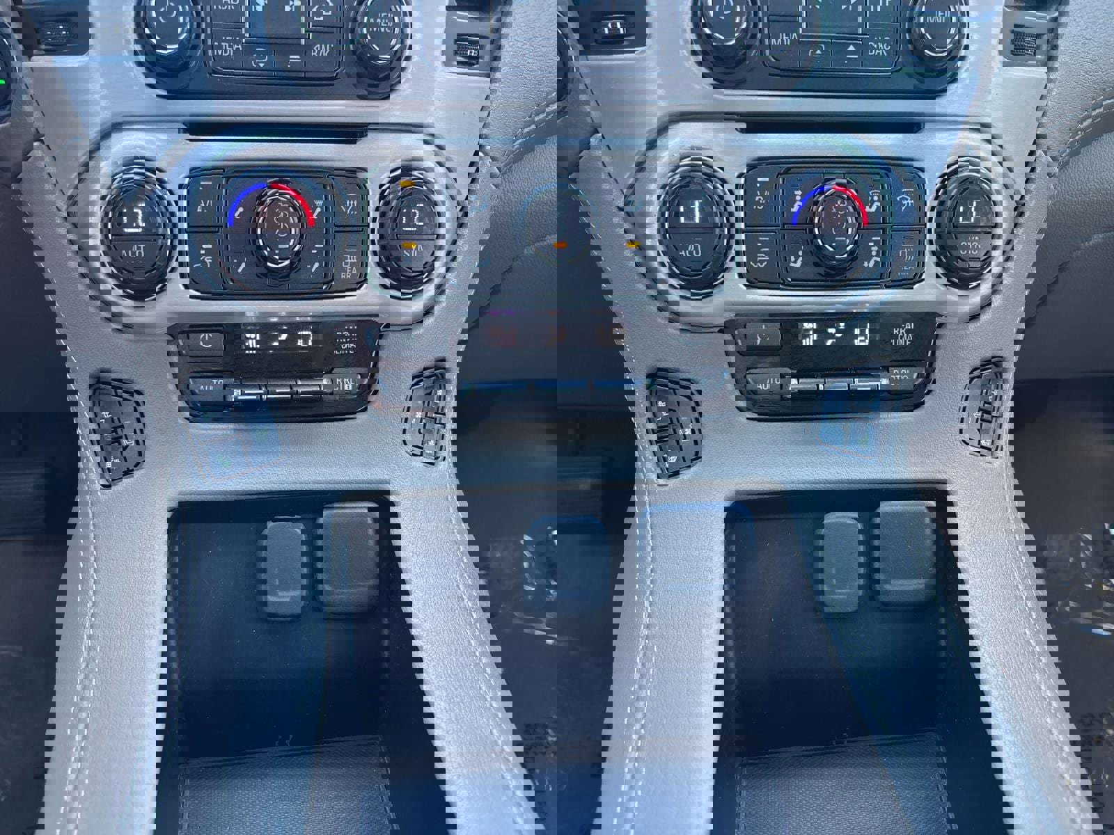 Used 2019 GMC Yukon XL SLT w/ Open Road Package image 27