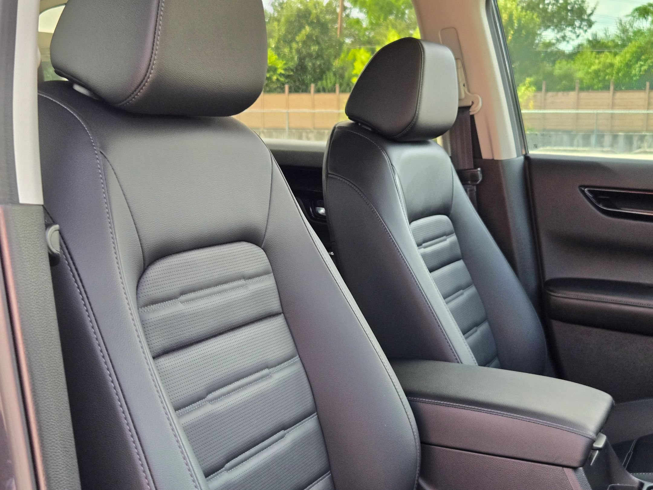 Used 2025 Honda CR-V EX-L image 30