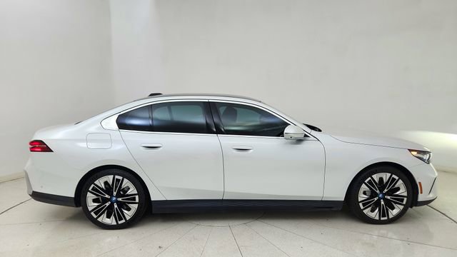 Used 2025 BMW i5 xDrive40 w/ Premium Package AWD/4WD image 6