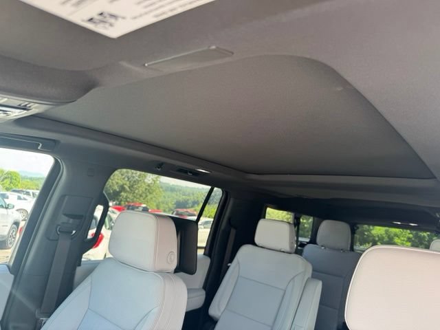 New 2026 Chevrolet Suburban Premier AWD/4WD image 18