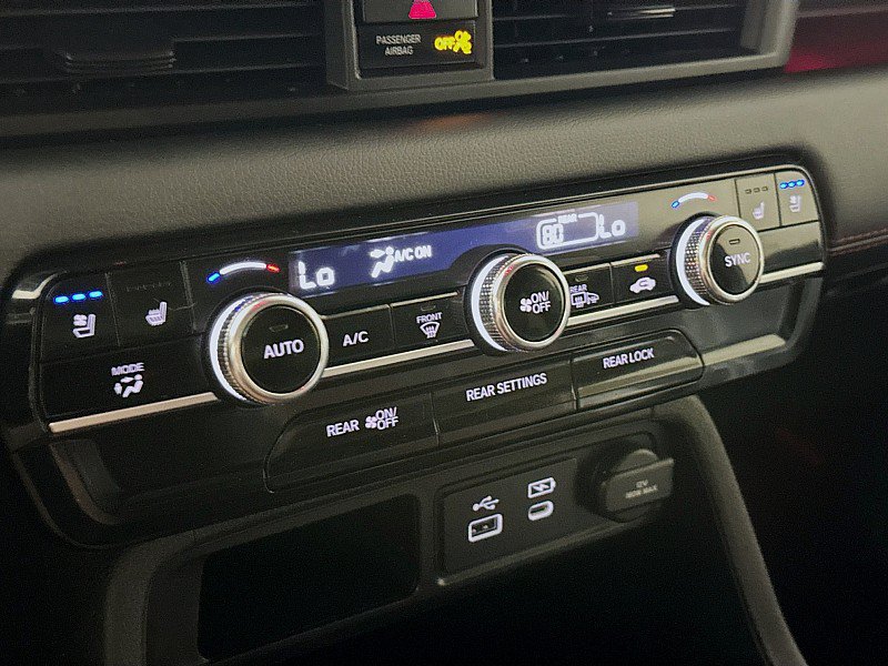Used 2025 Honda Pilot Black Edition image 18