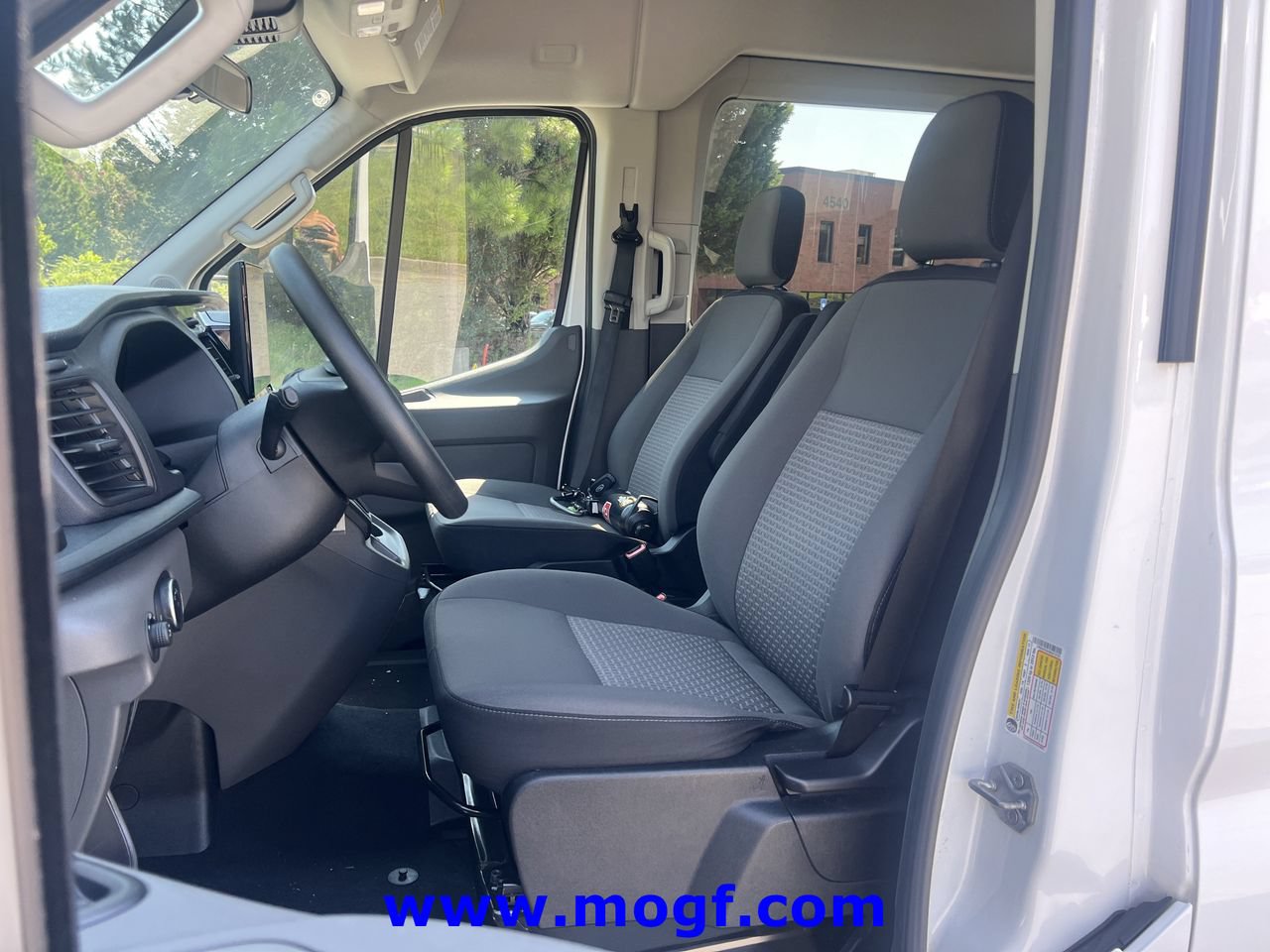 Used 2025 Ford Transit 350 XLT RWD image 17