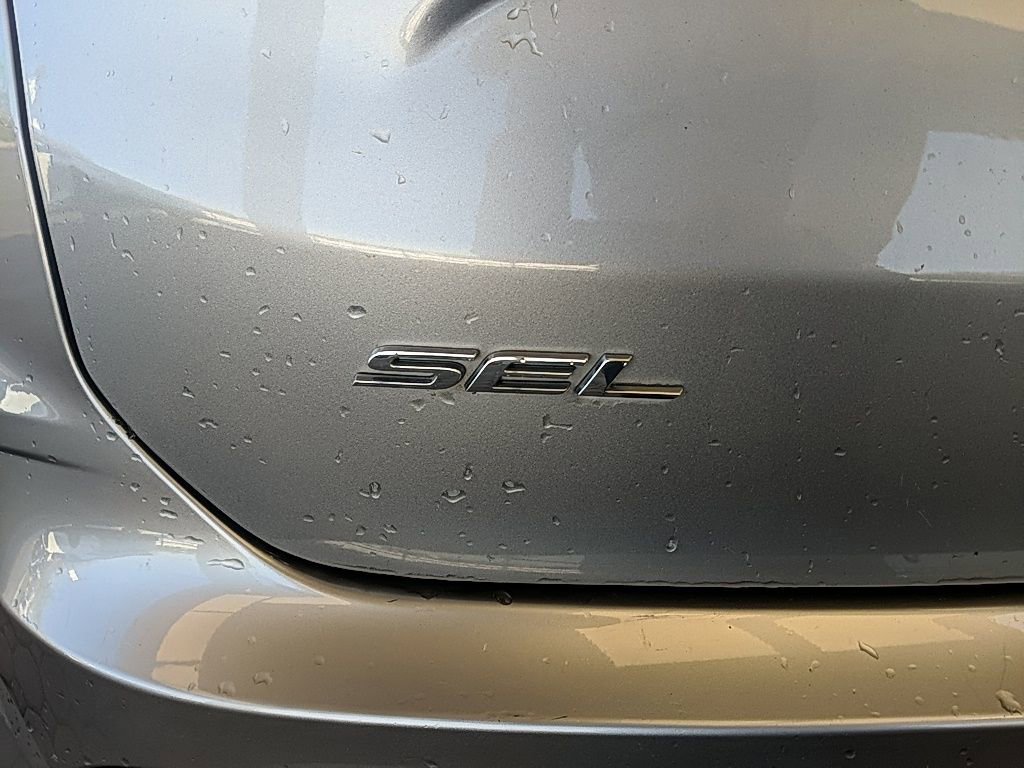 Used 2024 Ford Edge SEL w/ Convenience Package image 7