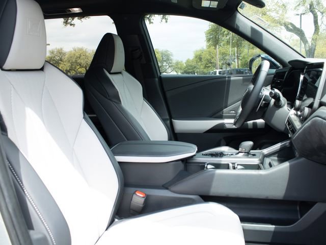 Used 2025 Lexus TX 350 AWD w/ Technology Package image 17