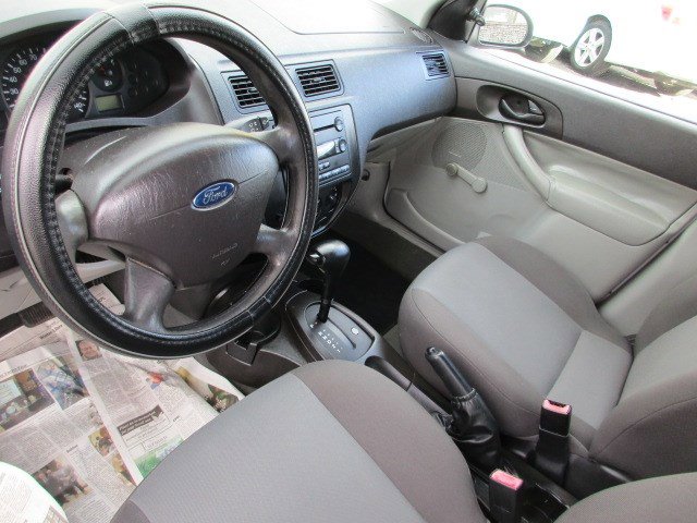 Used 2007 Ford Focus ZX4 image 14