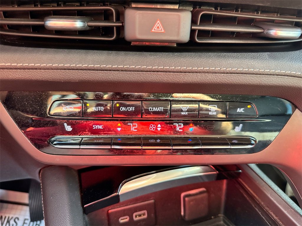 Used 2023 Buick Envision Essence image 15