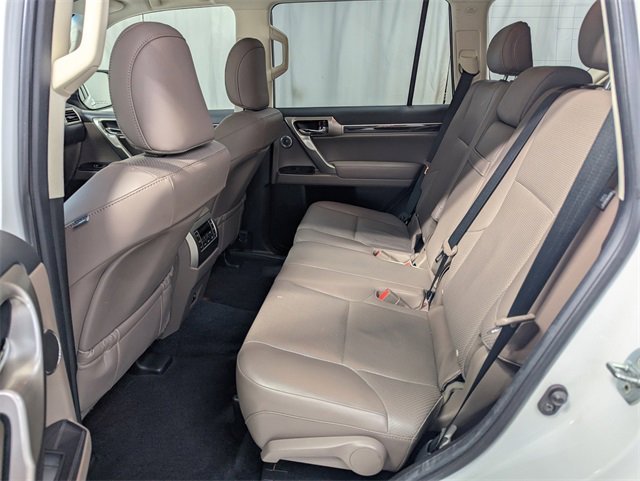 Used 2020 Lexus GX 460 Luxury w/ Accessory Package image 10