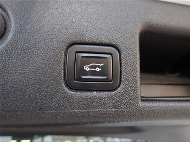 Used 2020 Chevrolet Equinox LT w/ Sport Edition image 9