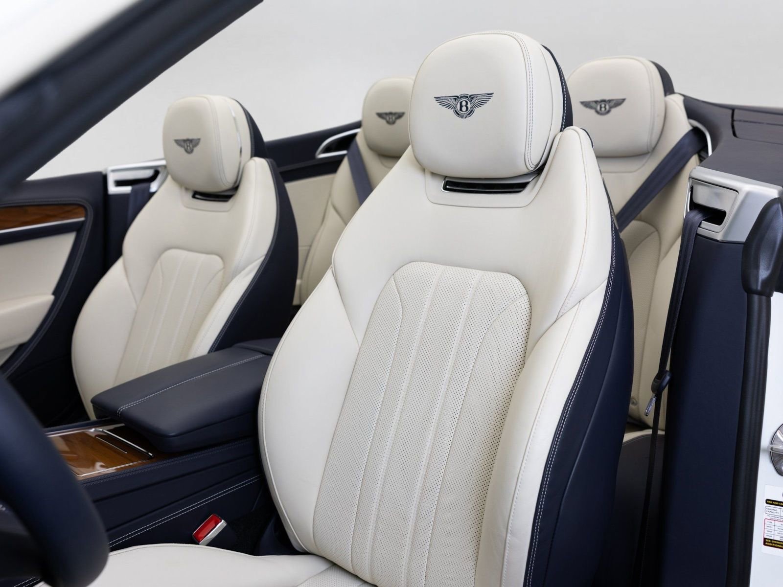 Used 2024 Bentley Continental GT AWD/4WD image 17