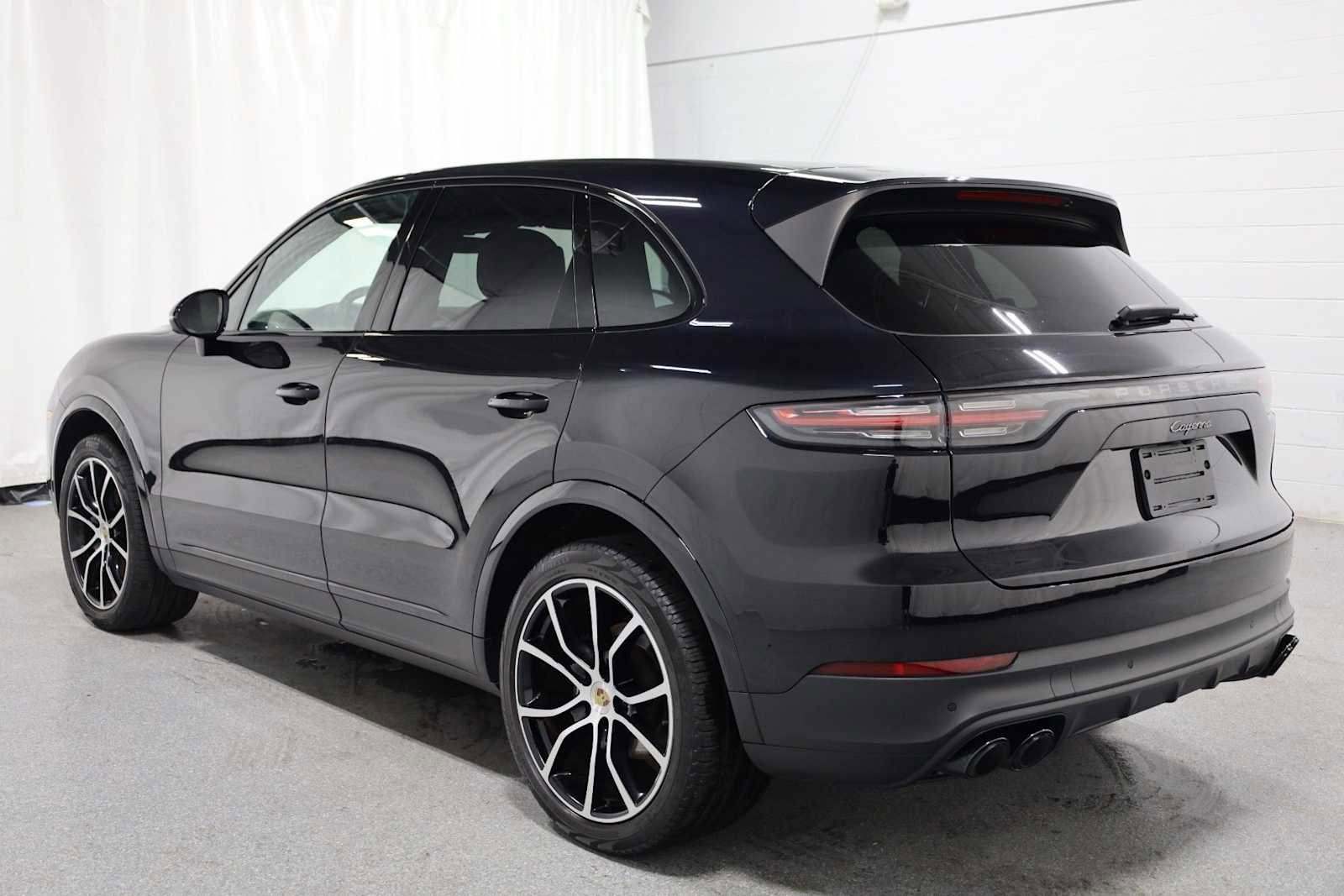 Used 2022 Porsche Cayenne image 3