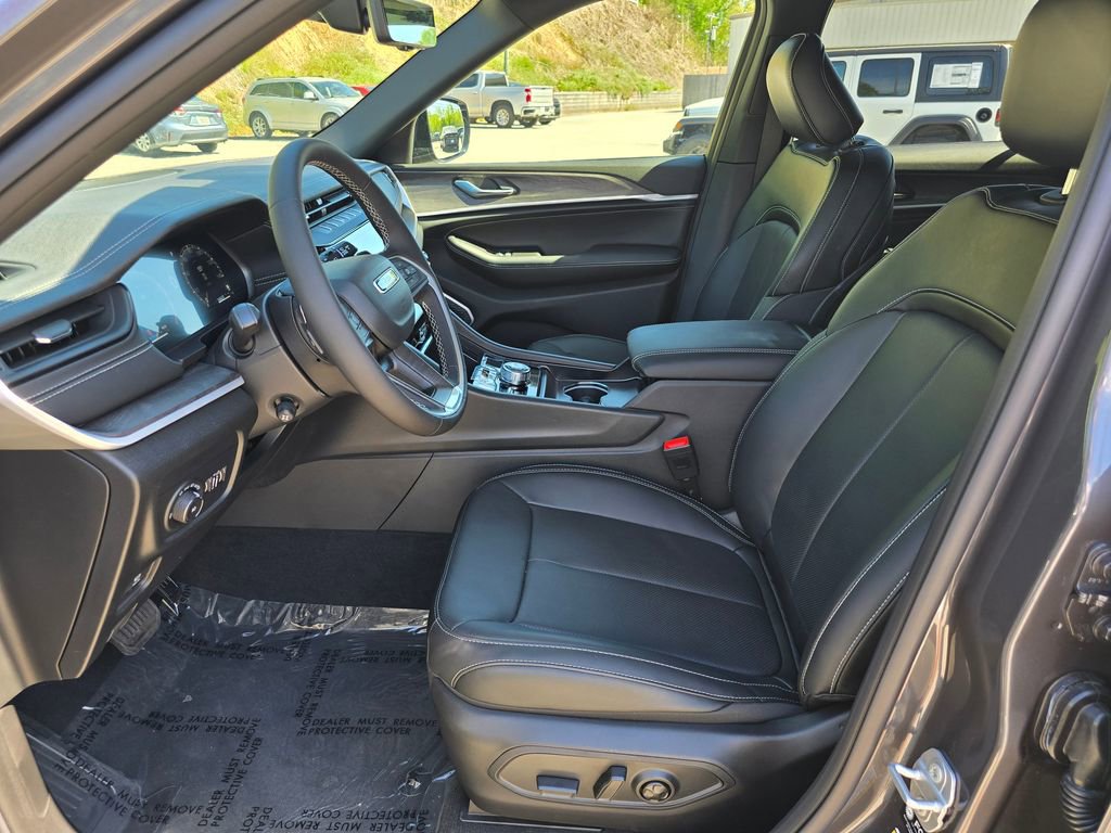 New 2026 Jeep Grand Cherokee L Limited AWD/4WD image 4