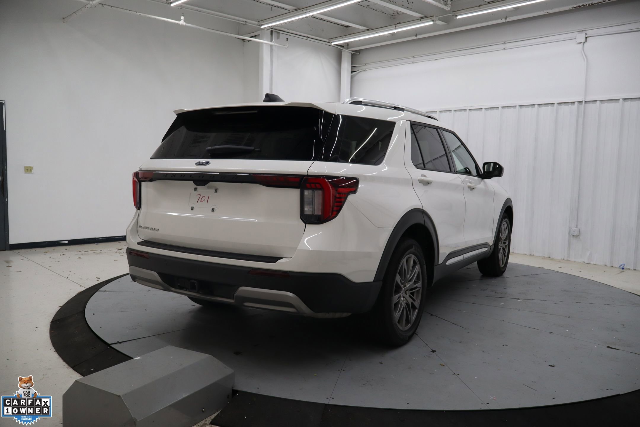 Used 2025 Ford Explorer Platinum image 4