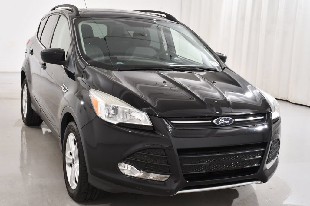 Used 2016 Ford Escape SE w/ Equipment Group 201A AWD/4WD image 4