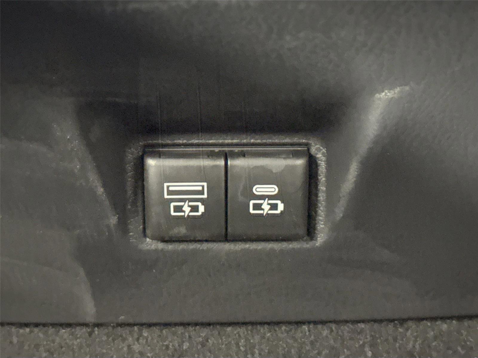 Certified 2025 Toyota Camry LE image 38