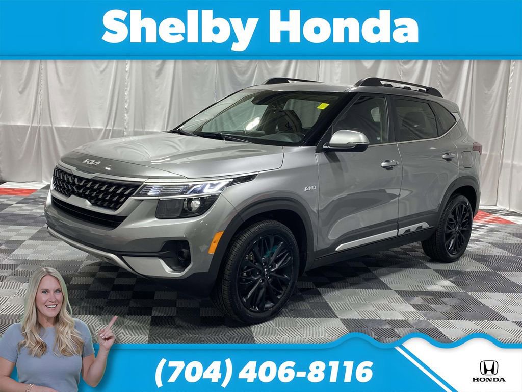 Used 2022 Kia Seltos Nightfall Edition image 1