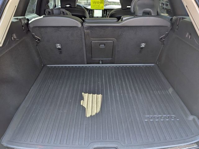 Certified 2023 Volvo XC60 B5 Plus w/ Climate Package FWD image 30