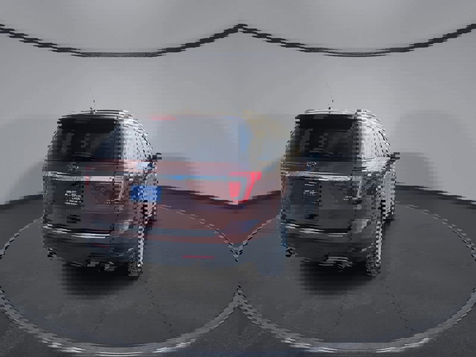 Used 2018 Ford Explorer XLT w/ Equipment Group 202A image 7