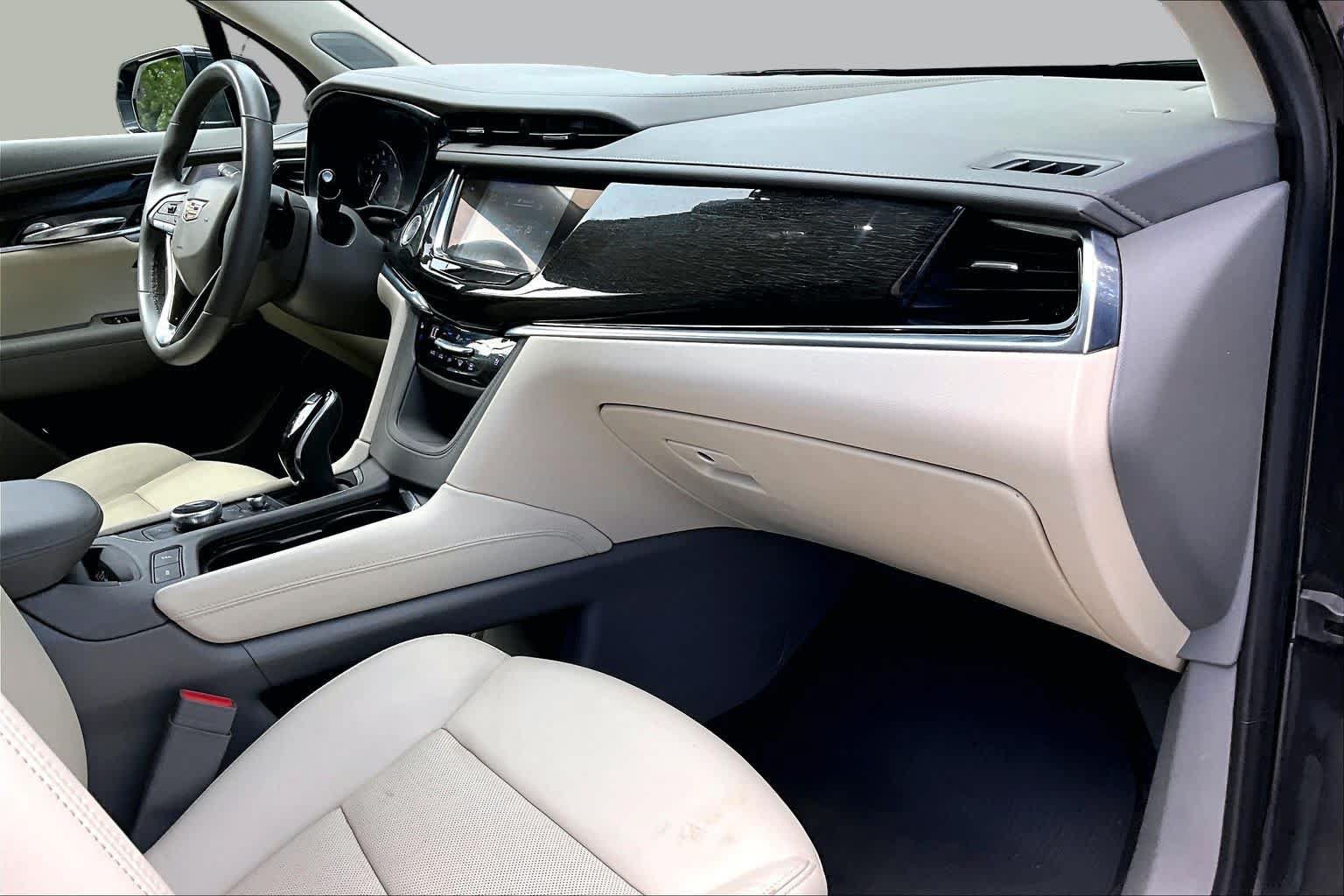 Used 2020 Cadillac XT6 Premium Luxury FWD image 19