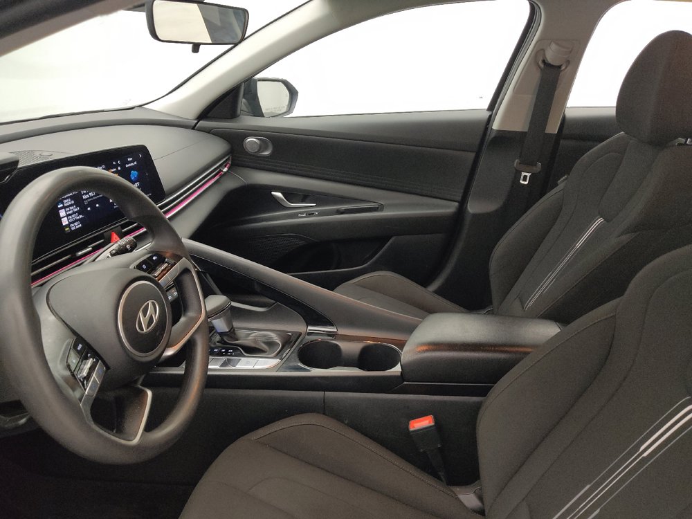 Used 2024 Hyundai Elantra Blue FWD image 17
