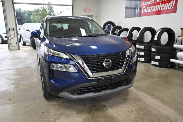 Used 2021 Nissan Rogue SV AWD/4WD image 3