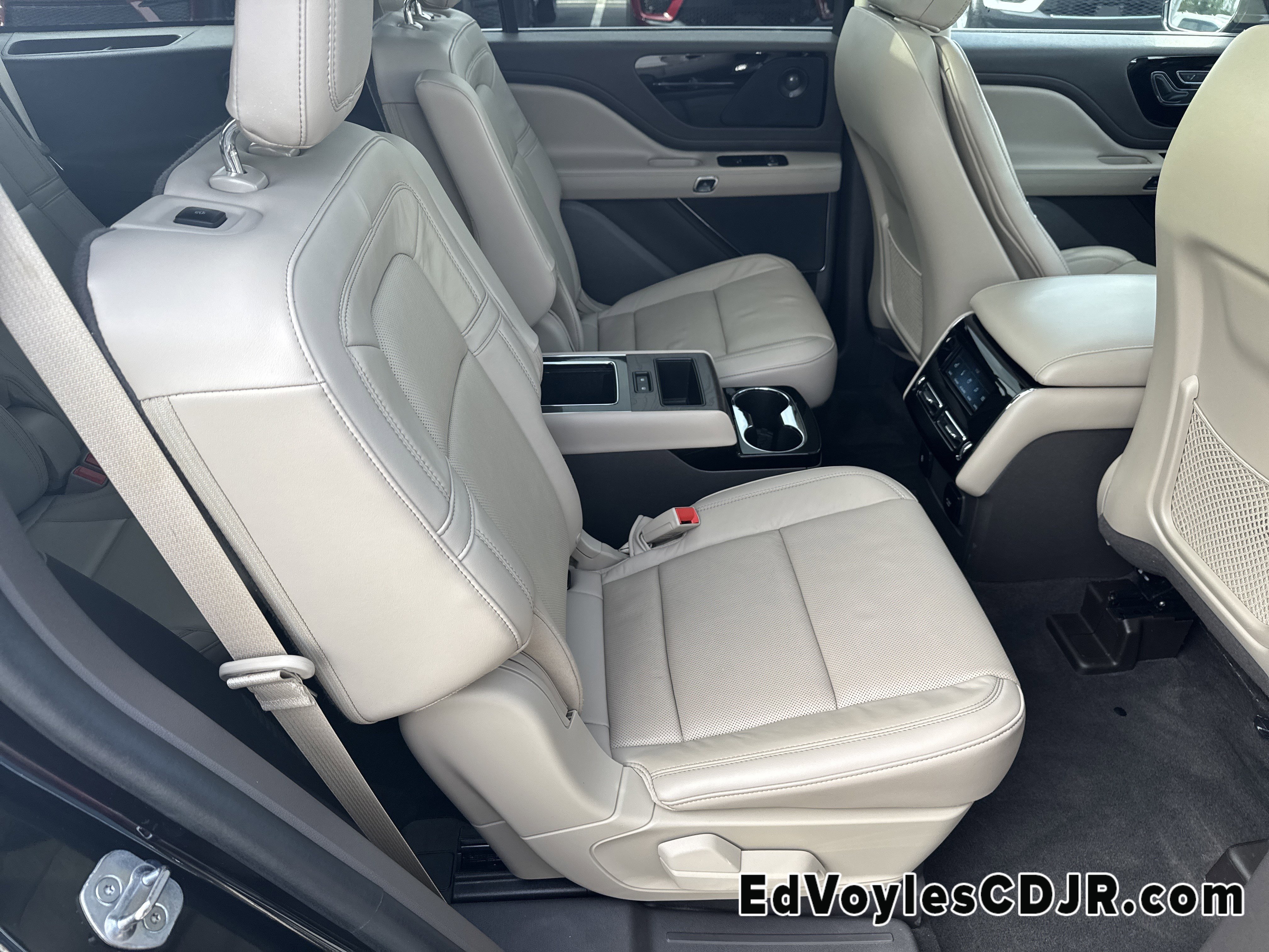 Used 2023 Lincoln Aviator Reserve w/ Equipment Group 201A image 18