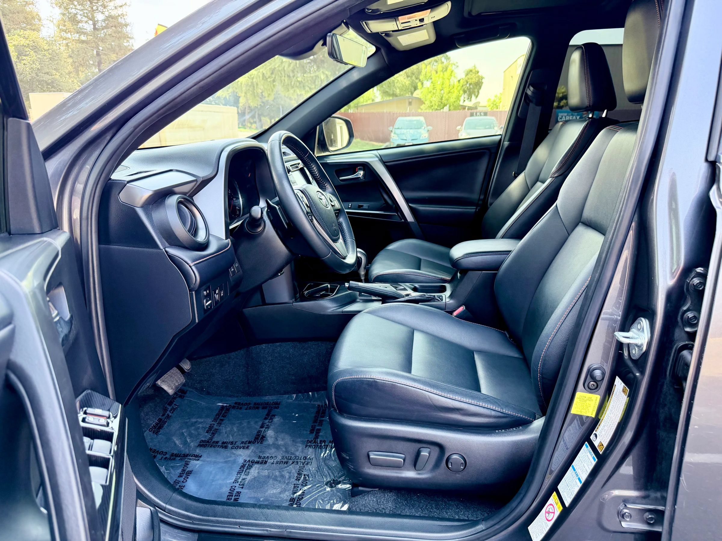 Used 2018 Toyota RAV4 SE w/ Power Extra Value Package AWD/4WD image 7