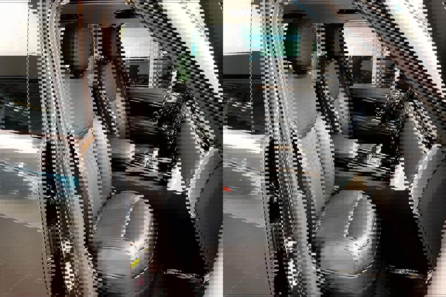 Used 2023 Land Rover Range Rover Long Wheelbase SE image 16