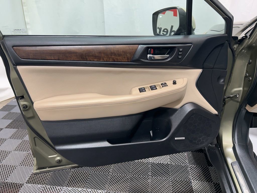 Used 2015 Subaru Outback 3.6R Limited image 21