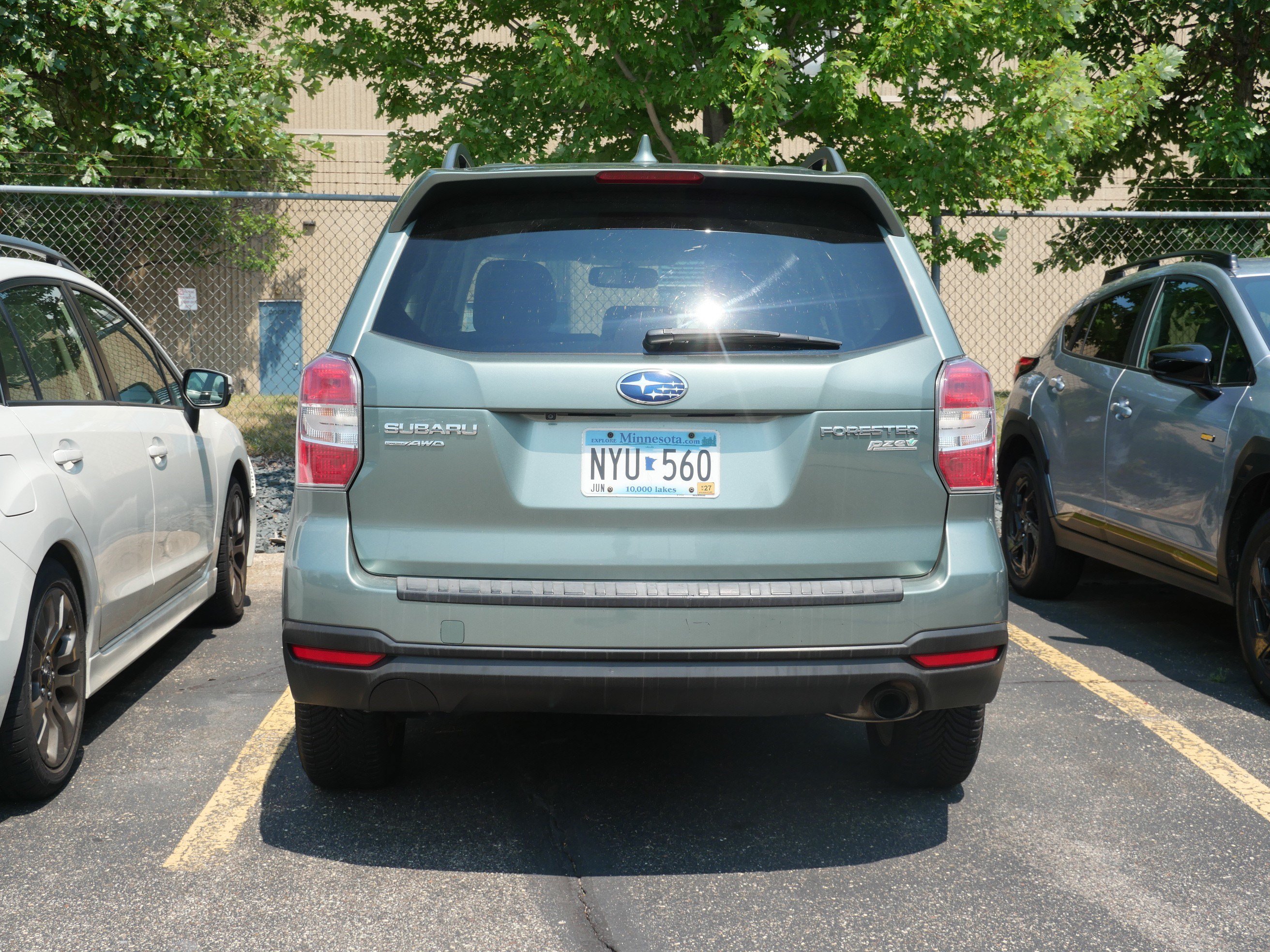 Used 2016 Subaru Forester 2.5i Limited w/ Popular Package #2 AWD/4WD image 4