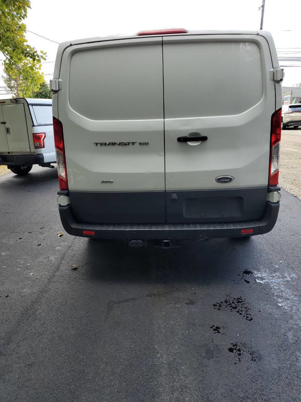 Used 2023 Ford Transit 150 Low Roof AWD image 5