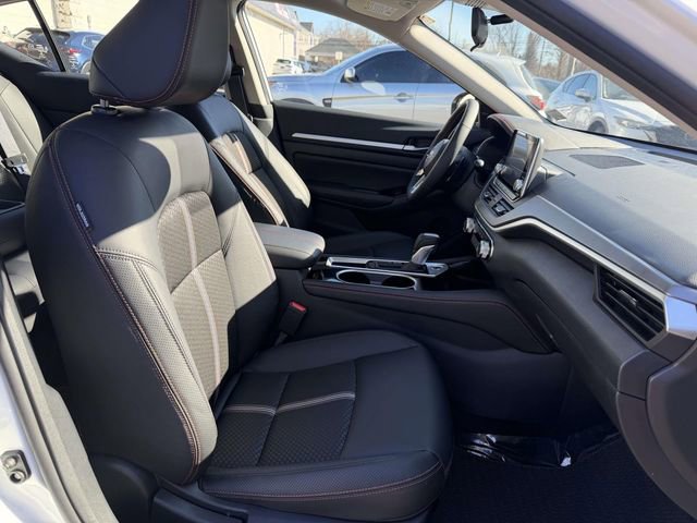 Used 2025 Nissan Altima 2.5 SR image 18